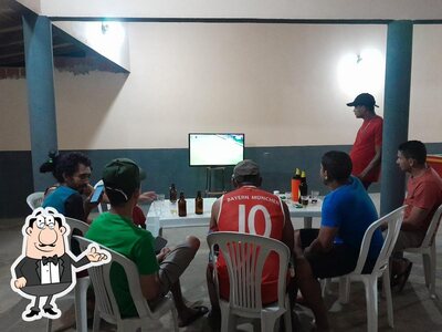 O interior do Kinkas Bar