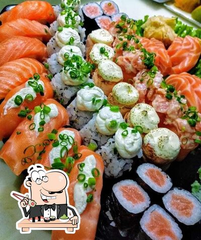 Presenteie-se com sushi no Temakeria Seven
