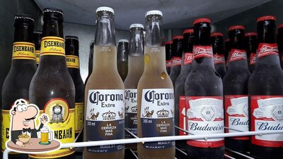 Esquina DAS Bebidas fornece uma variedade de cervejas