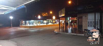 Desfrute da vista da área externa do Fast Burger
