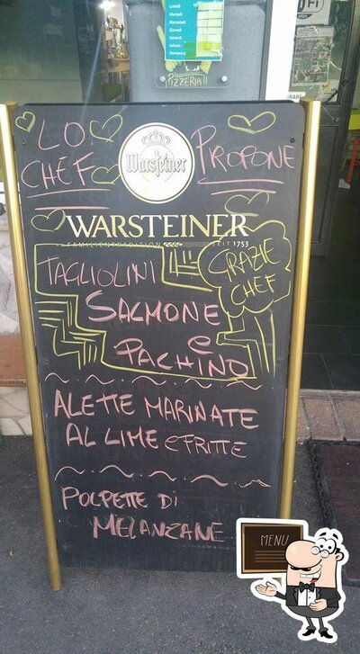 Prova le specialità indicate nel menu sulla lavagna