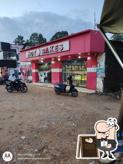 Check out how Hot Bakes looks outside