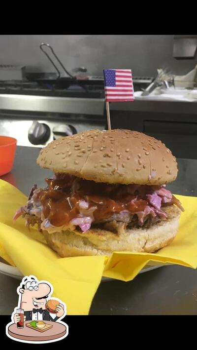 Concediti un bell'hamburger al pub & bar Mister Drake