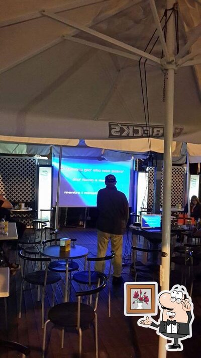 Dai un'occhiata agli interni di Azur Bahia