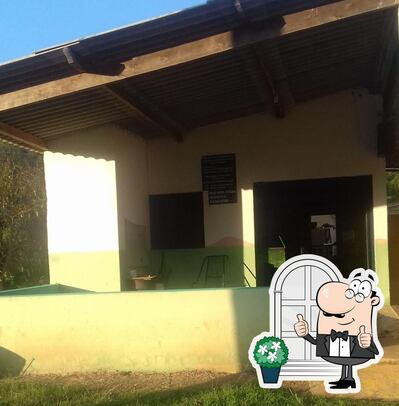 Veja imagens do exterior do Bar Varjão