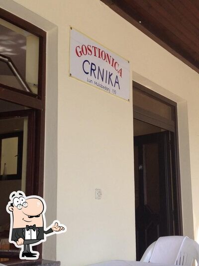 Dai un'occhiata agli interni di Crnika