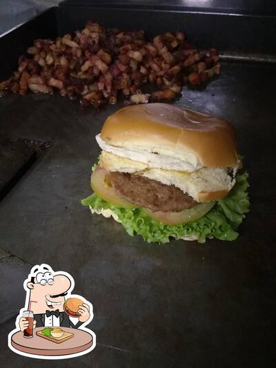 Delicie-se com um hambúrguer no Jp Lanches Minas Novas MG