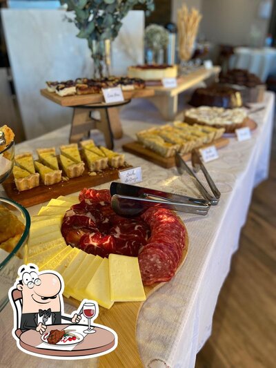 Escolha pratos de carne do menu