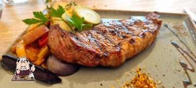 Choisissez des plats à base de viande sur le menu
