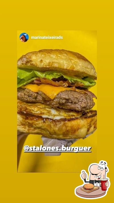 Deguste um dos hambúrgueres disponíveis no Stalones Burguer