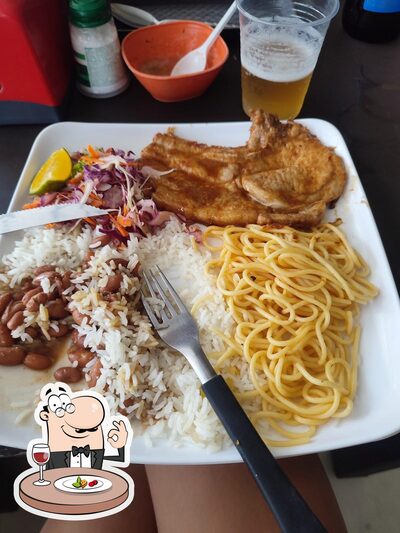 Comida em Rey do frango