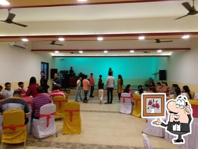 The interior of Curry Leaves Pure Veg Pimpalgaon Restaurant & Banquet Party Hall करी लिव्हस पिंपळगाव