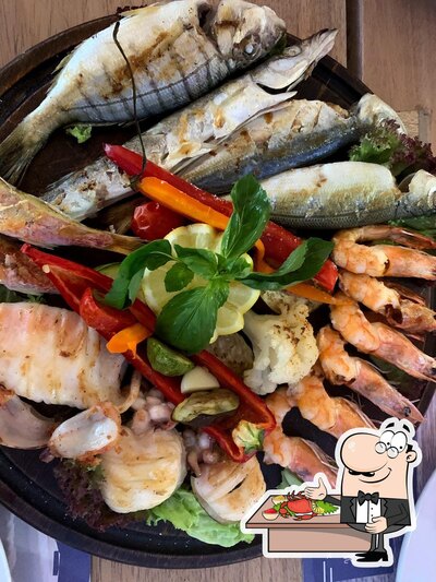 Les clients de El Mar Restorant & Piceri peuvent déguster différents plats à base de fruits de mer