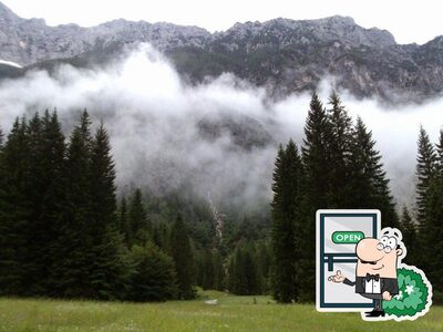 Guarda gli esterni di Planinski Dom Tamar