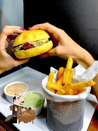 Comida em Gotham Hamburgueria