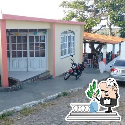Você pode espairecer no na área externa do O Mirante Restaurante