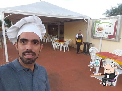 Veja imagens do interior do Tendas Pizzas