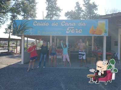 Veja imagens do interior do Caldo Cana Simone
