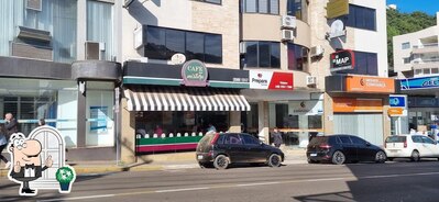a área exterior é uma característica importante do Café com Mistura Padaria e Confeitaria
