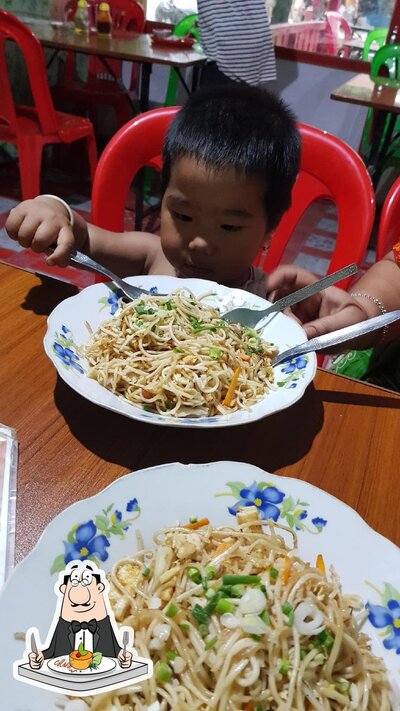 Meals at Tomthil Fastfood Restaurant