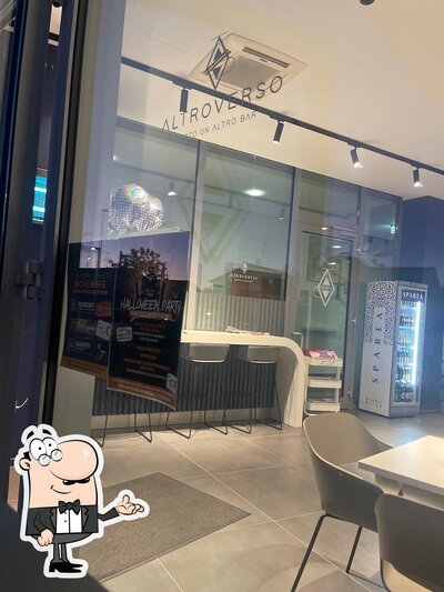Siediti a un tavolo di Bar Altroverso