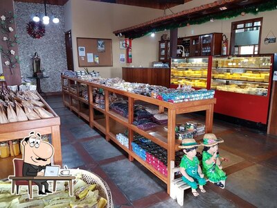 Veja imagens do interior do Café com Prosa