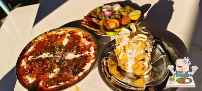 Food at Kallu Paratha