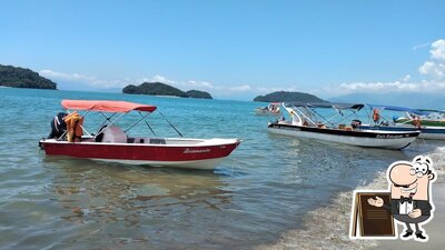 Veja a parte externa do Bar da Praia Paraty