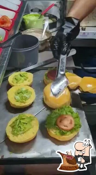 Platos en 173 Snack House