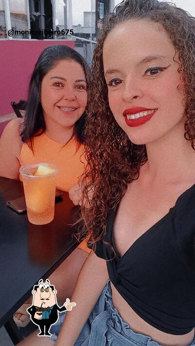 Peça diversos bebidas oferecidos no Artus Adega