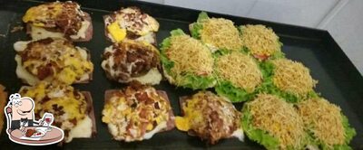 Experimente pratos de carne no Jefinho Lanches