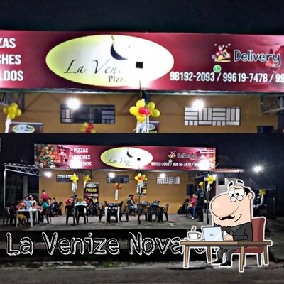 O interior do Pizzaria La Venize
