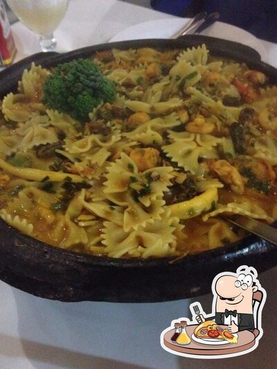 Experimente pizza no Restaurante Purumar