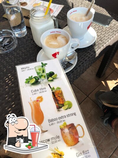 Vai a provare i tanti drink che offre Caffe Bar Baboo