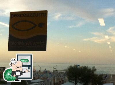 Goditi la vista dagli esterni di Ristorante Pesce Azzurro