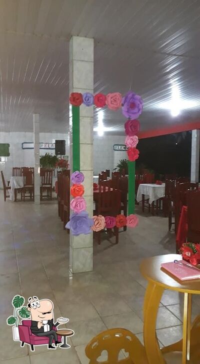 O interior do Restaurante Alvorada
