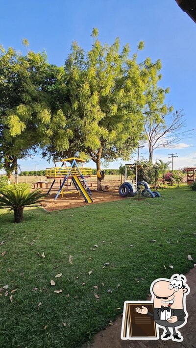 Veja imagens do exterior do Rancho À Taberna