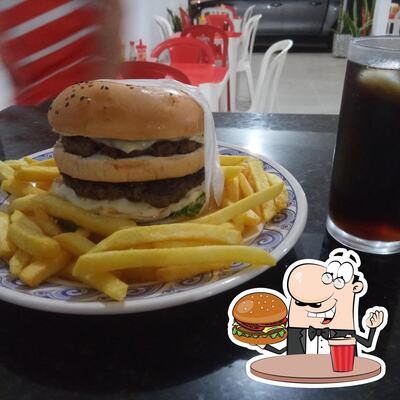 Deguste um dos hambúrgueres disponíveis no Katia lanches
