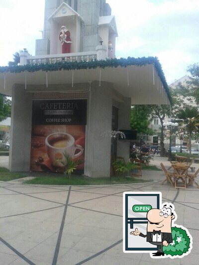 Descubra o exterior do Cafeteria Coluna da Hora