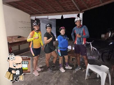 a parte exterior é uma característica importante do Bar Dos Amigos