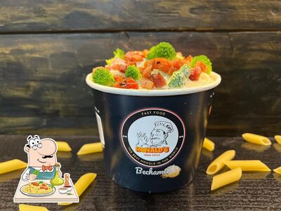 Comida em Ronald's Macarrão