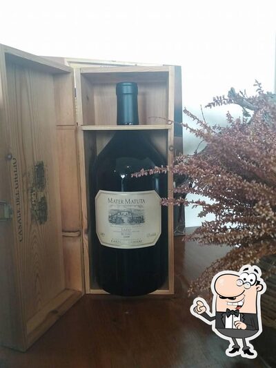 Siediti a un tavolo di SerAle Wine bar - Enoteca