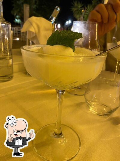 Goditi qualcosa da bere al ristorante Papilla restaurant & event