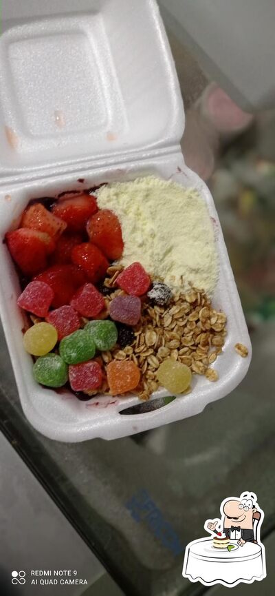 Açaí do Santana serve uma gama de pratos doces