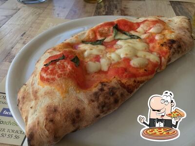 Scegli tra le svariate varianti di pizza