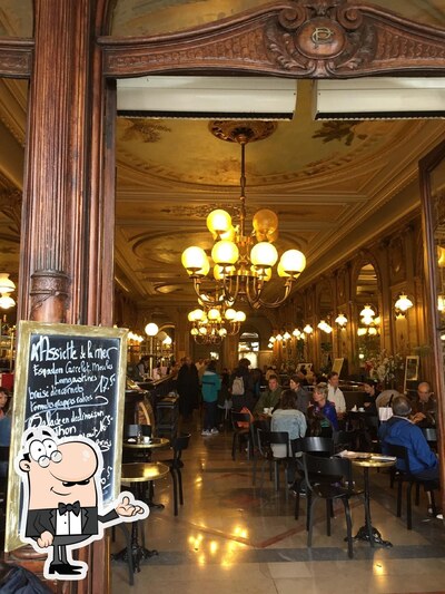 L'intérieur de Café de la Paix