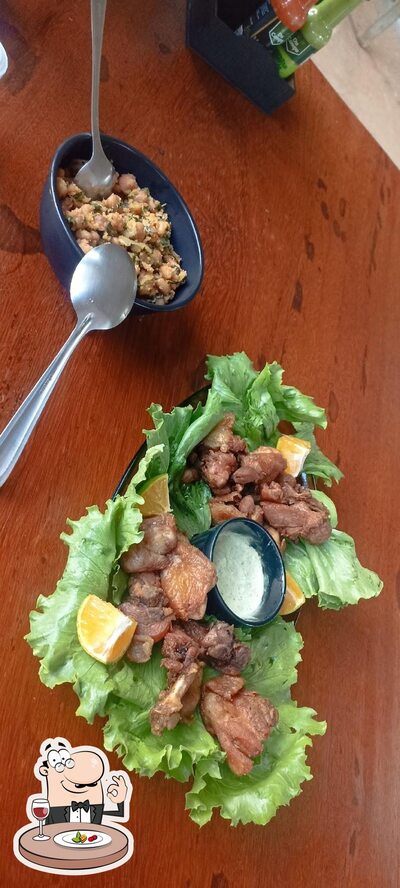 Comida em Quintal do Tabarato