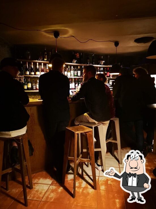 Amy Winehouse pub & bar, Vilnius, J. Basanavičiaus g 14A Restaurant