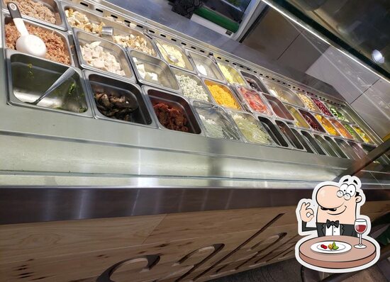 Fast Fresh Foods, 660 Bay St. in Toronto - Restaurant menu and reviews