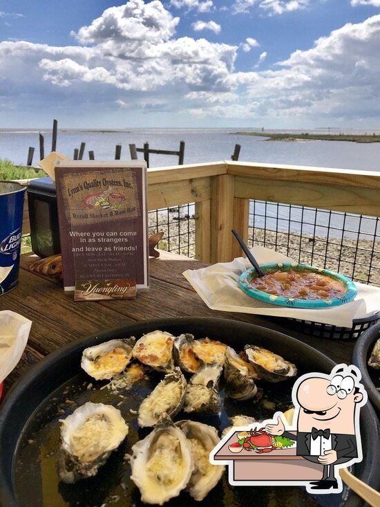 Lynn's Quality Oysters in Eastpoint Restaurant menu and reviews